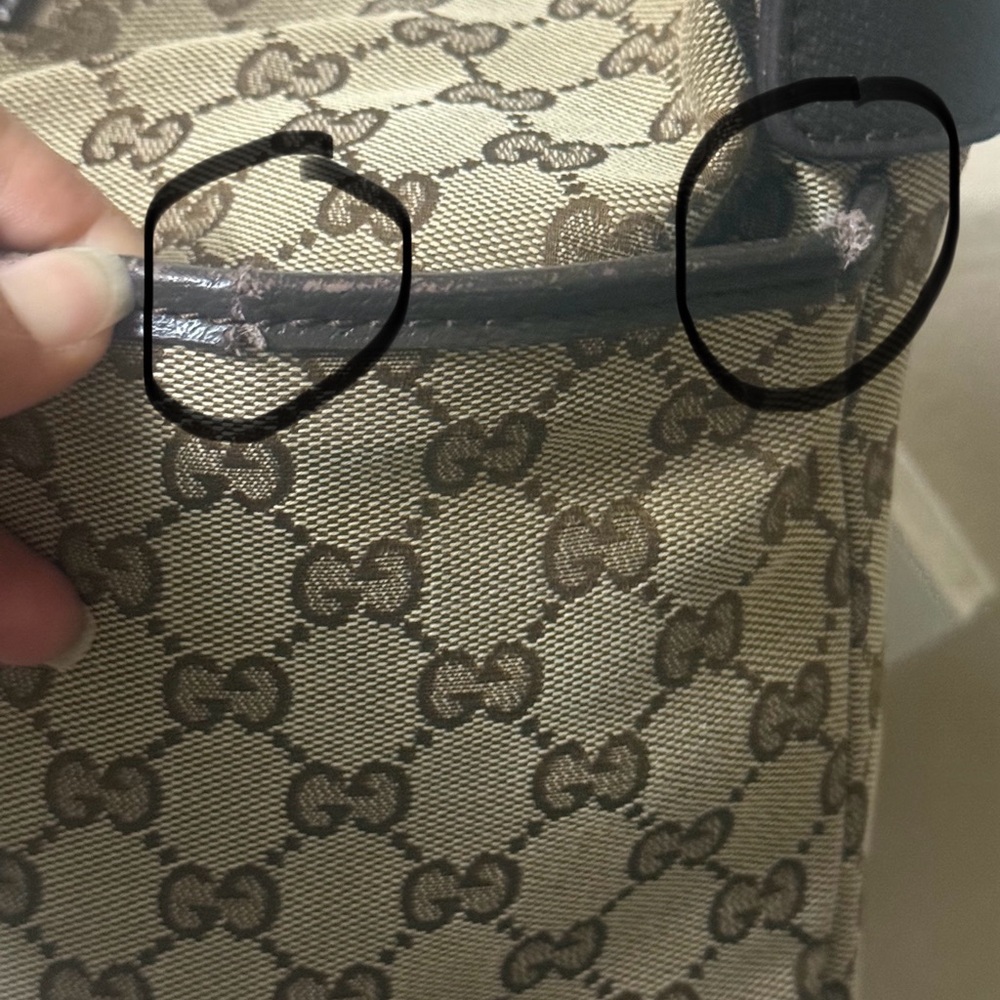 Gucci Tan and Green Messenger Bag with Signature Monogram - Picture 6 of 17